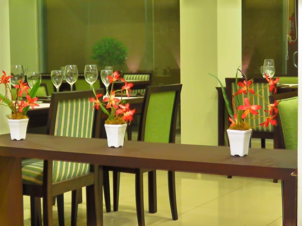 Grand Hotel Reconquista Luaran gambar